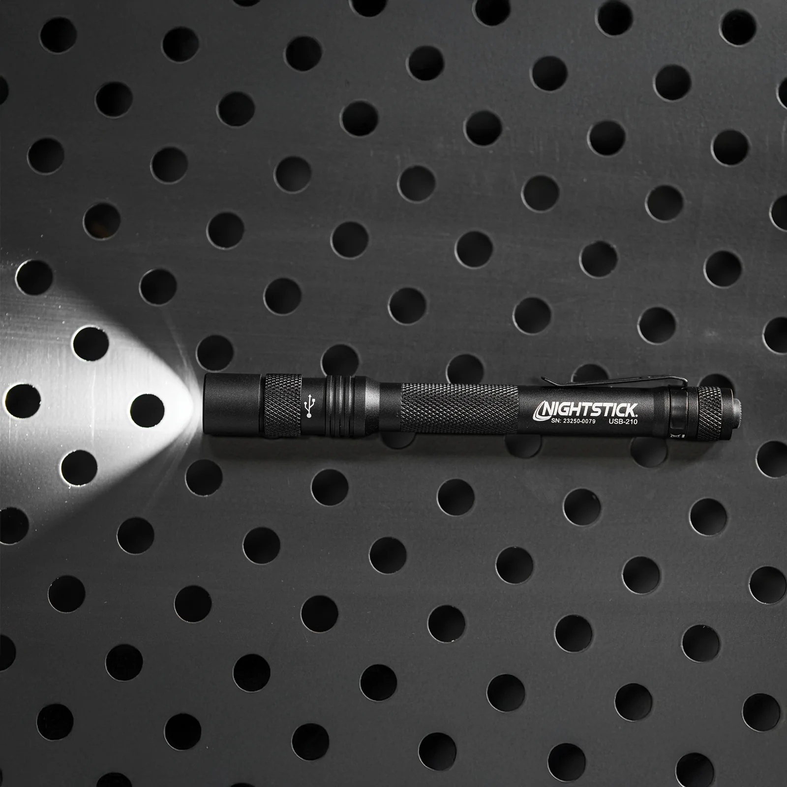 USB-210: USB-C Rechargeable High Lumen Penlight - Image 5